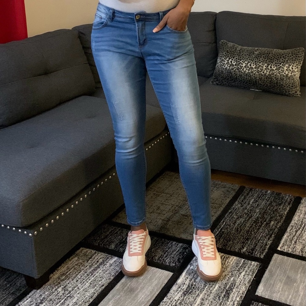 Washout blue jeans